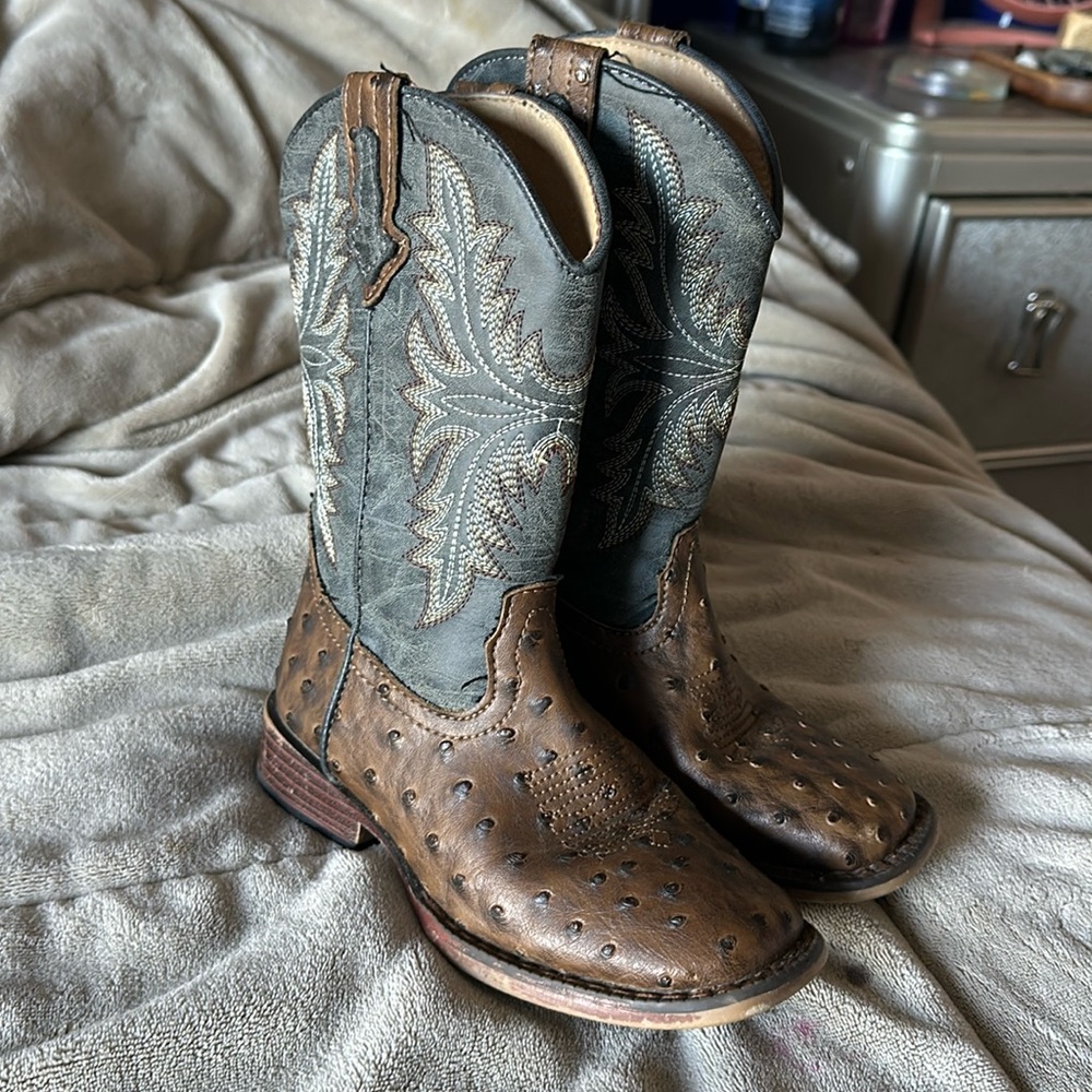 Kids ostrich boots
